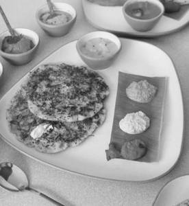 Tomato Uttapams