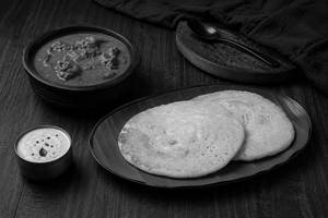 Kal Dosa (2 Pcs) With Kozhi Kuzhambu / Chicken Curry