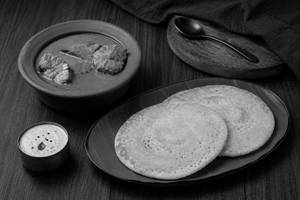 Kal Dosa (2 Pcs) With Meen Kuzhambu / Fish Curry