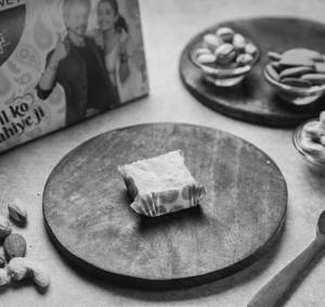 Bake Sandesh (1Pc)