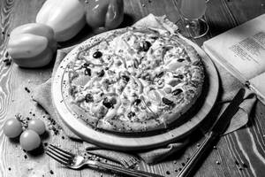 Farm fresh pizza [medium]