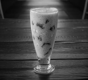Banana dates smoothie