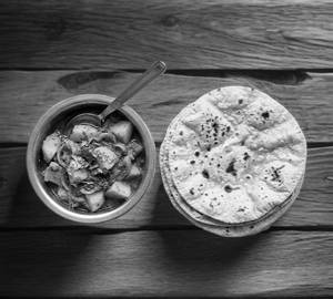 Aloopyaj Subji With 4 Roti