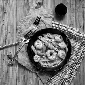 Add Prawns In Pasta