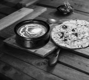 Daal Makhani + 4 Tandoori Roti