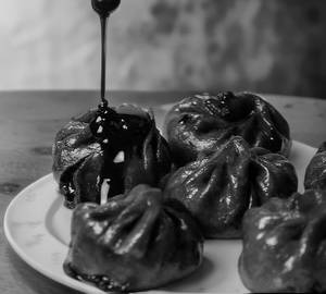 Chocolate momos (3 pc) steam