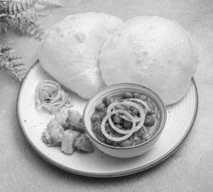 Chole Bhature [2 Bhature, Serves 1]