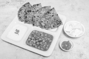 White Chana With 3 Butter Roti