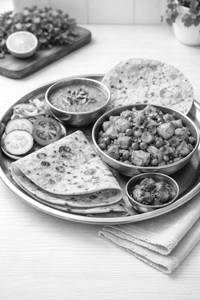 Veg Diwani Handi + Dal Fry + 4 Roti + Salad + Mint Chutney + Pickle