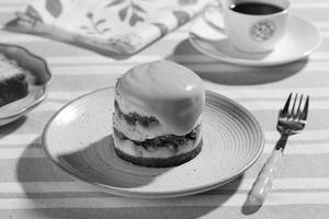 Tiramisu With Cream Cap