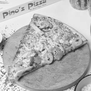 Indian Chicken Special Pizza Personal Giant Slice (22.5 Cm)