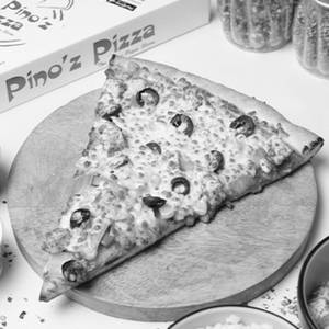 La Pino'z Paneer Pizza Personal Giant Slice (22.5 Cm)