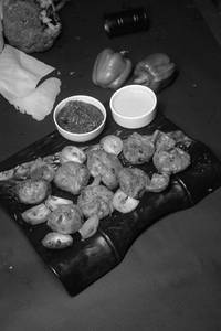 Tandoori Achari Veg Momos [8 Pcs]