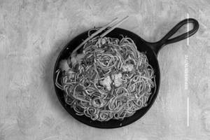 Chilli garlic noodles mixed
