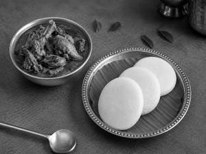 Idly & Naatu Kozhi Kuzhambu