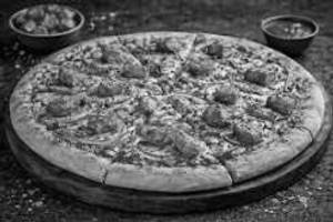 Schezwan Kabab Pizza