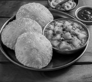 5 Aloo Kachori With Aloo Sabji