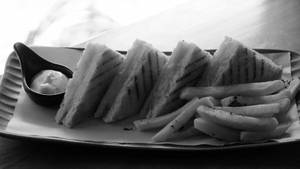 London Sandwich With Fries