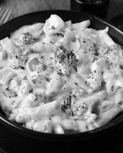 White Souce Pasta