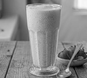 Strawberry lassi