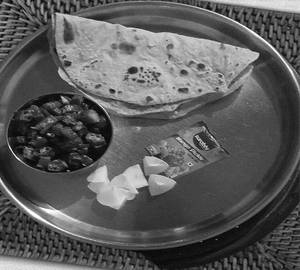 Bhendi Bhakri