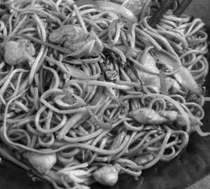 Sezwan Duble Egg Chicken Noodles