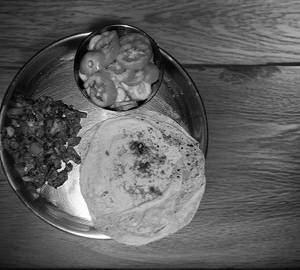 Roti With Sabji [4 Pieces]