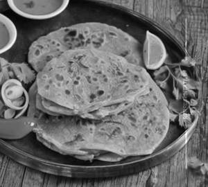 Aloo pyaz pratha