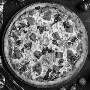 Tomato Basil N' Cheese (Classic Pizza)