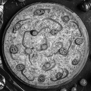Veggie Delight (Classic Pizza)