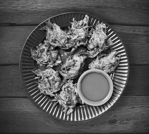 Onion Pakora [Pyaaz Pakora]12 pieces