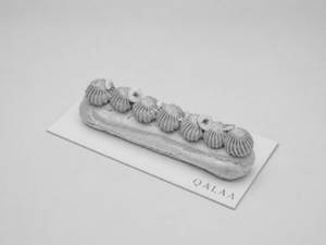 Hazelnut Praline Eclair (Per Piece)