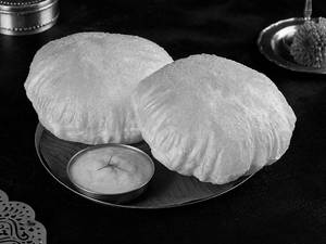 Poori With Aamras