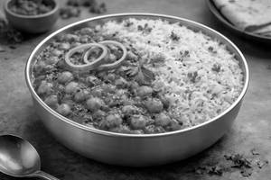 Classic Chole With Rice & Salad