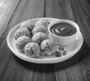 10 Appam With Tomato Sauce