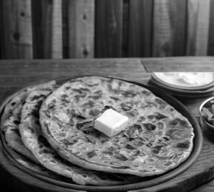 Butter Mixed Veg Paratha Combo