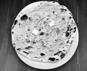 Stuffed Paneer Naan Full