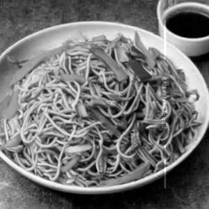 Mix Non Veg Hakka Noodles [Half]