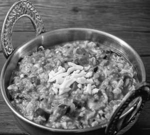 Gravy paneer bhurji with butter specials