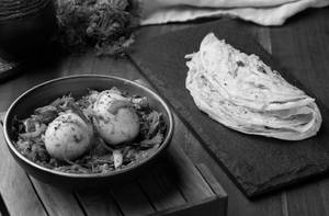 Kerala Parotta (2 Pcs) With Egg Roast