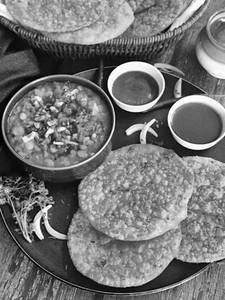 Ghar Jaisa Nashta (poori Sabji)