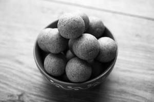 Ragi Laddu (150 Gm Or 5 Piece)