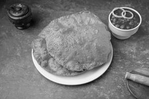 Palak Poori(2pcs)
