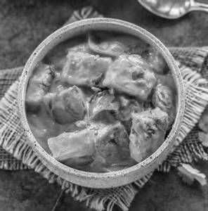 Sweet Paneer Tikka Butter Masala [8 Pieces]