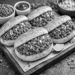 Keema Bun