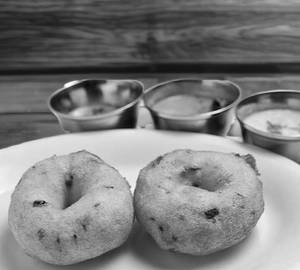 Chicken Curry (04) Pc With Vada (02)