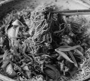  Mee Goreng indonesian noodles [veg/chi/prawns]