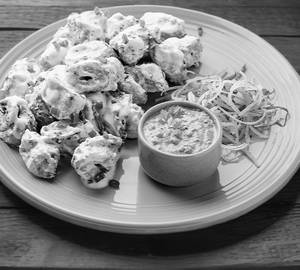 Malai veg momo [6 pieces]