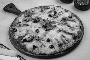 Pesto Veg Pizza With Mushroom & Exotic Vegetables