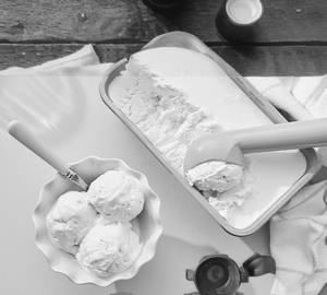 Ice cream [vanilla]